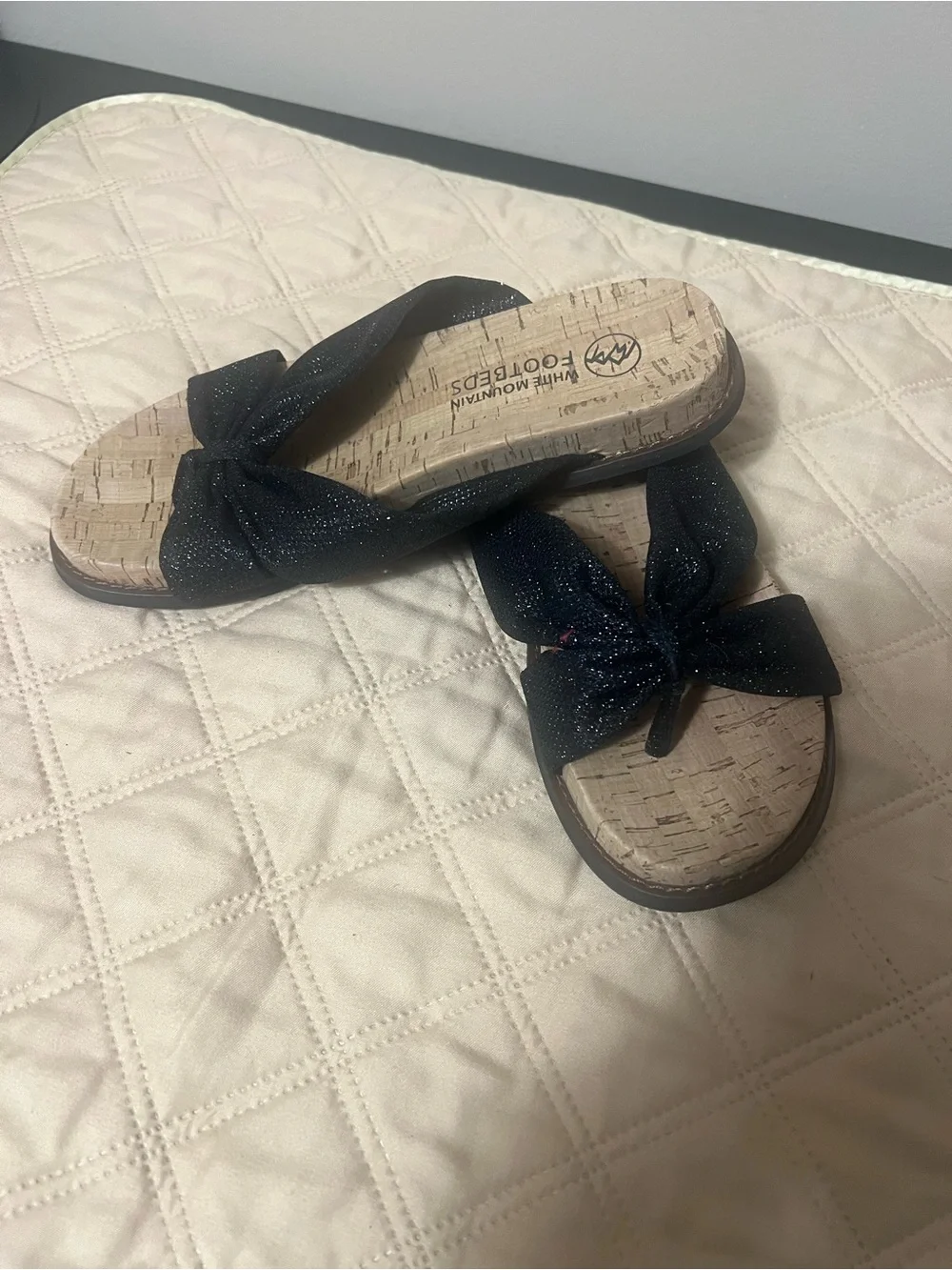 The Mountain Women's Black Glitter Knot Slide Sandals